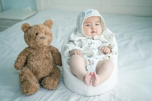 金湖宝宝挠耳朵是怎么回事 金湖宝宝挠耳朵是怎么回事